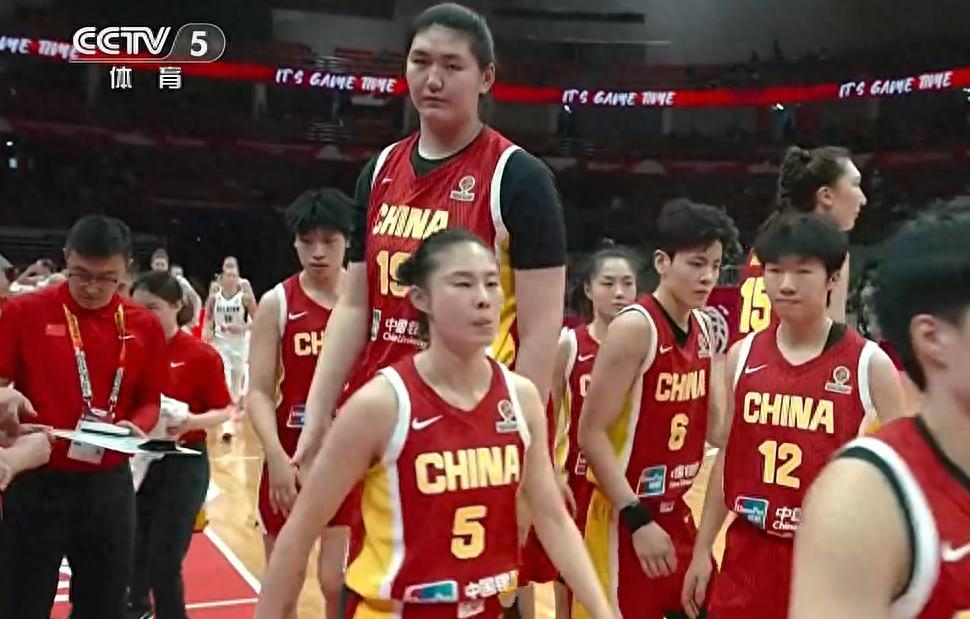 星空体育登录入口-15分惨败！中国女篮不敌欧洲冠军，狂送19个失误，张子宇20分11板